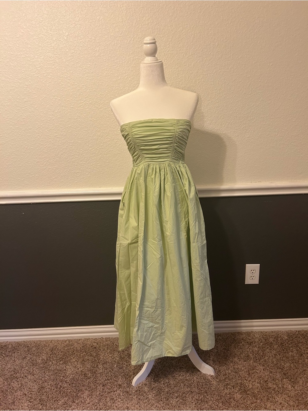 American Eagle Outfitters Strapless Ruched Midi Dress in Light Green